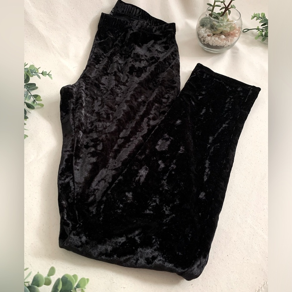 Popular 21 Black Leggings